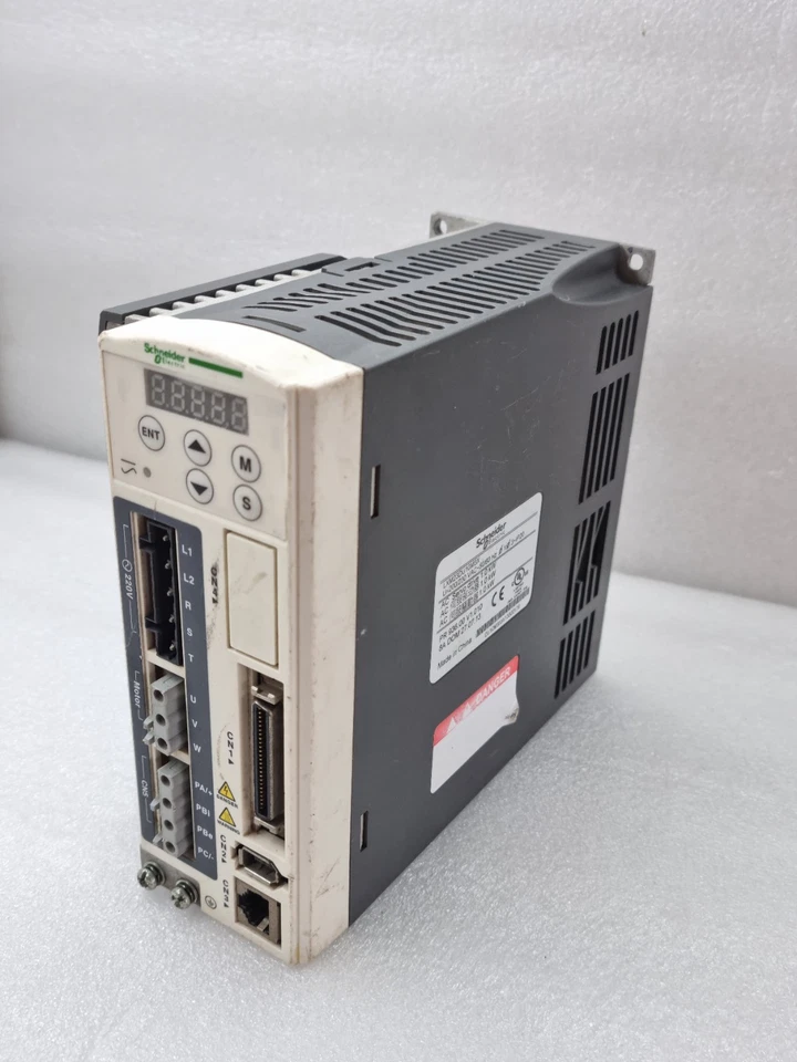 Schneider Electric LXM23DU10M3X Lexium 23 1.0 kW AC Servo Drive (Used Working)